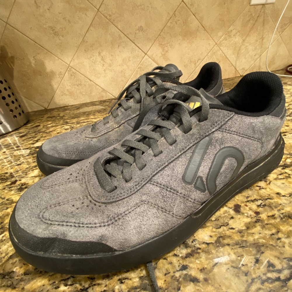 Stealth Adidas tennis shoes